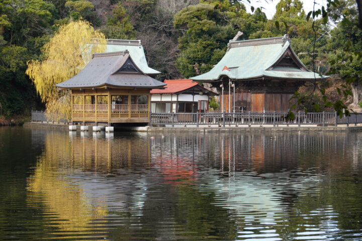 賢沼と辨財天